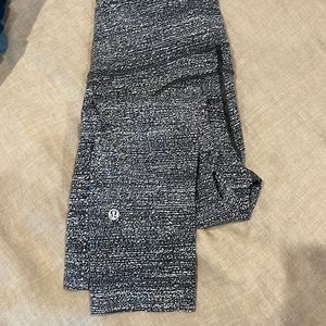 Lulu lemon capris with pockets